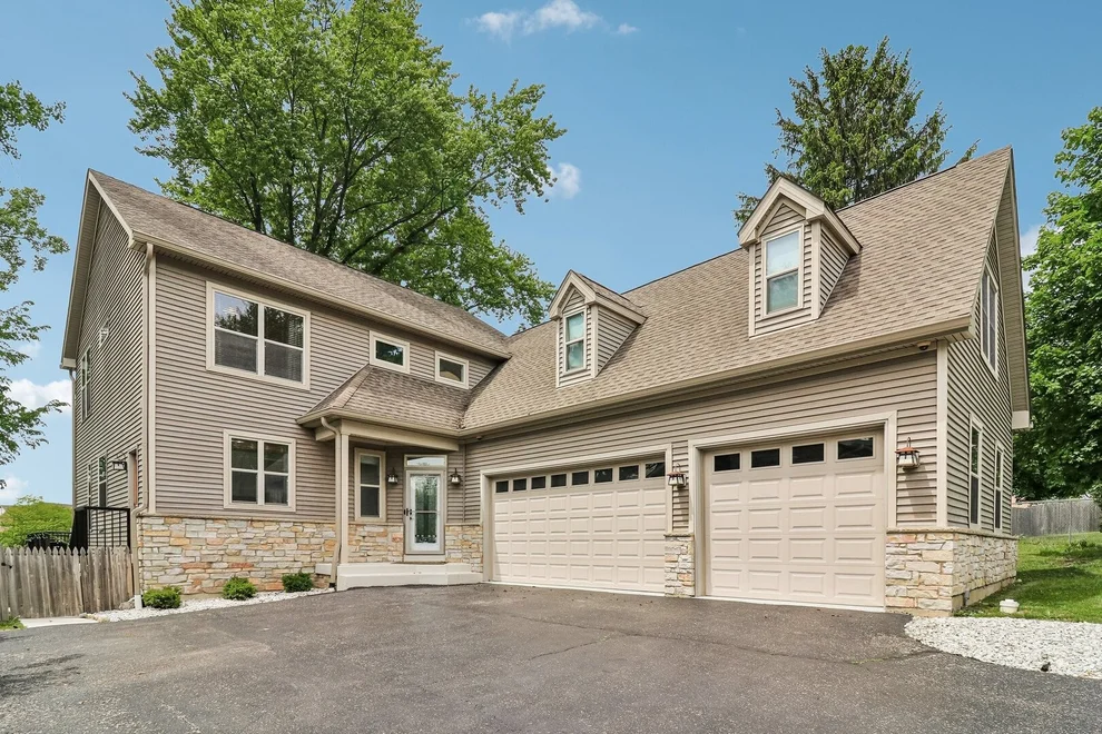 Unit for sale at 200 Sunset Court, Lake Zurich, IL 60047