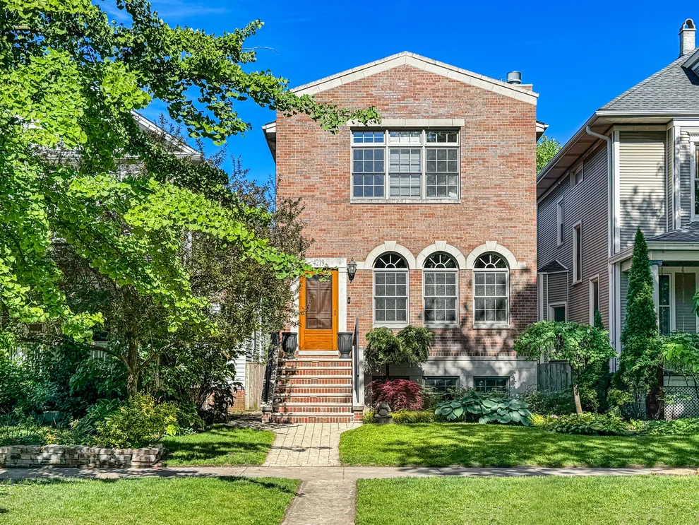 Unit for sale at 4219 N Winchester Avenue, Chicago, IL 60613