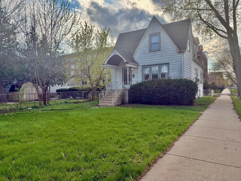 Unit for sale at 2858 N Neenah Avenue, Chicago, IL 60634