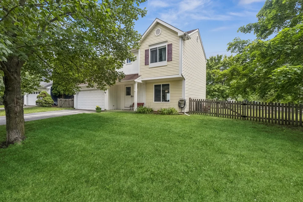 Unit for sale at 2352 Blue Spruce Lane, Aurora, IL 60502