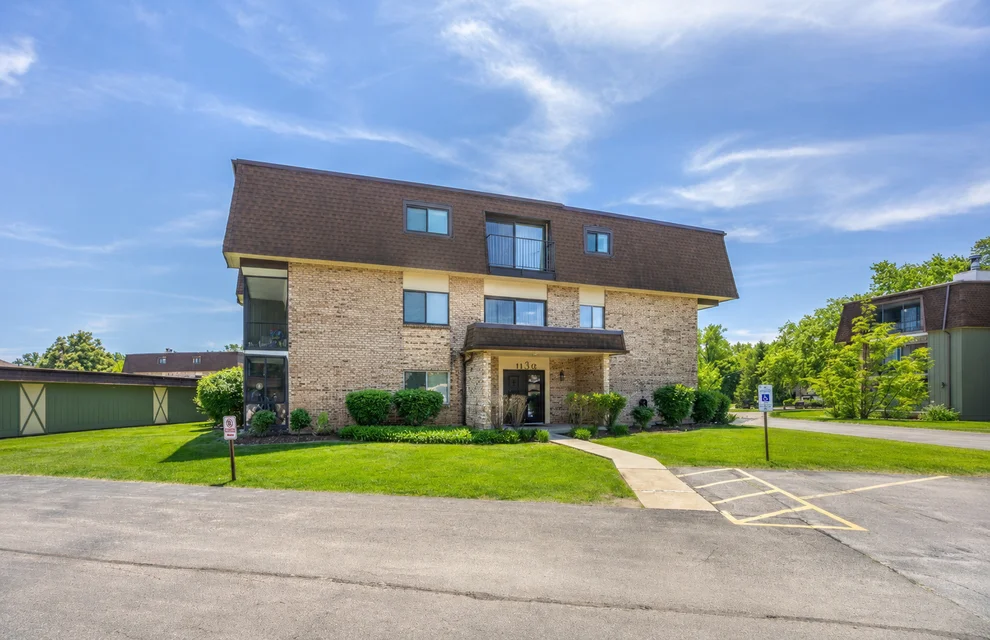 Unit for sale at 11136 Center Road, Palos Hills, IL 60465