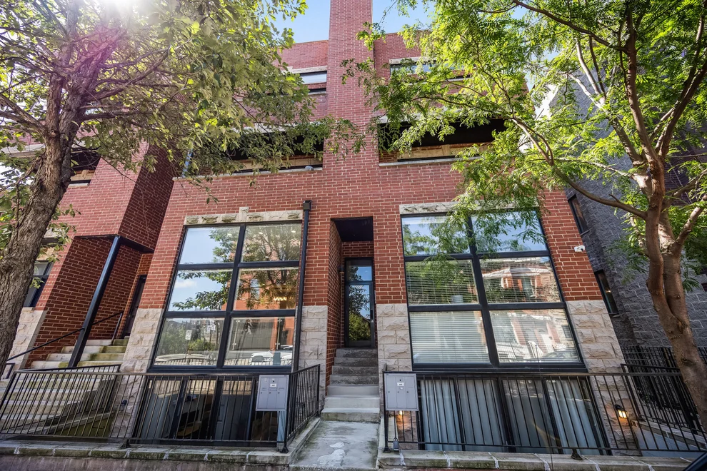 Unit for sale at 2003 W Superior Street, Chicago, IL 60612