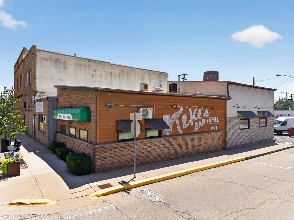 Unit for sale at 113 W Main Street, Streator, IL 61364