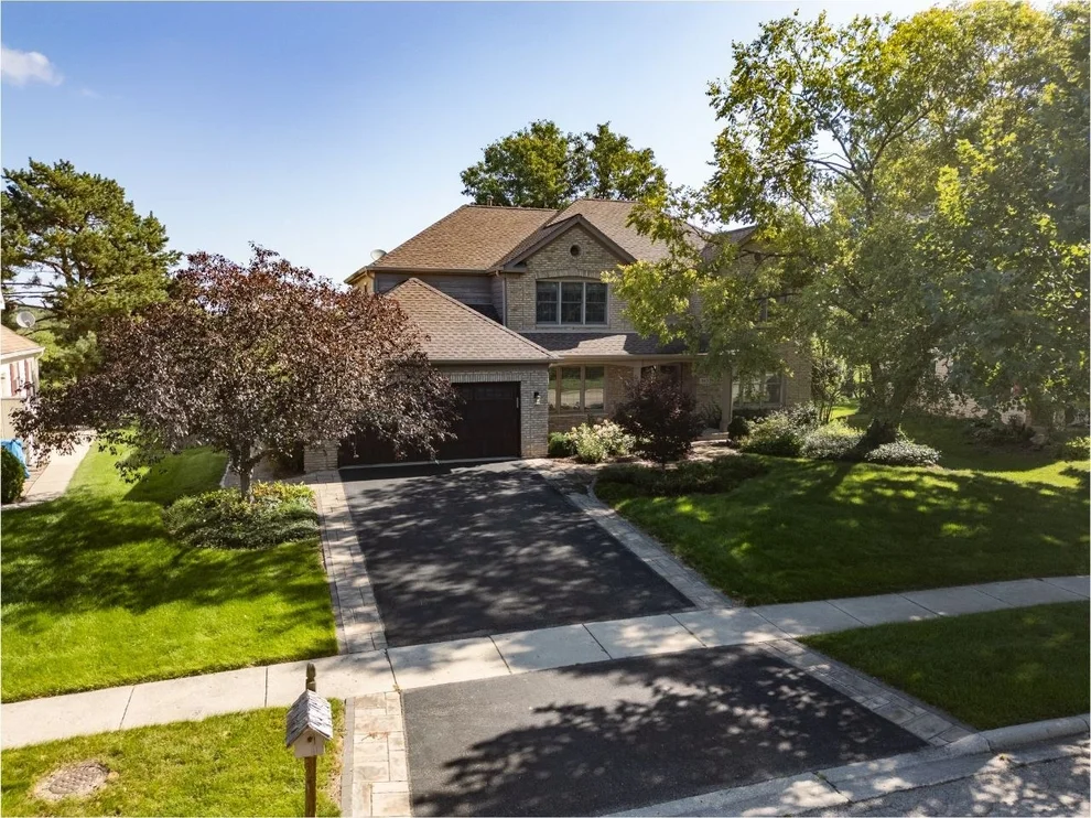Unit for sale at 360 Ambria Drive, Mundelein, IL 60060