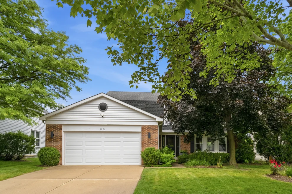 Unit for sale at 1022 Hobson Drive, Buffalo Grove, IL 60089