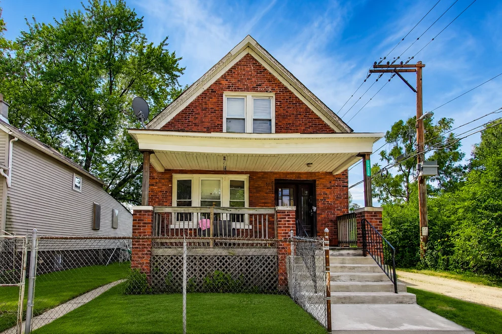 Unit for sale at 11514 S Yale Avenue, Chicago, IL 60628