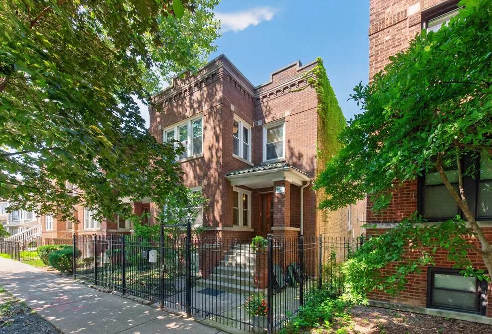 Unit for sale at 2926 N Avers Avenue, Chicago, IL 60618