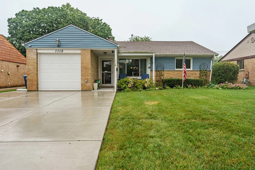 Unit for sale at 1115 S 3rd Avenue, Des Plaines, IL 60016