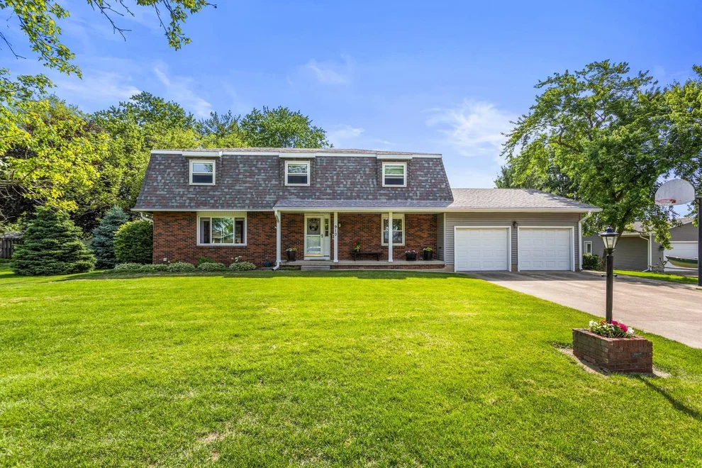 Unit for sale at 910 N Bell Street, Gibson City, IL 60936