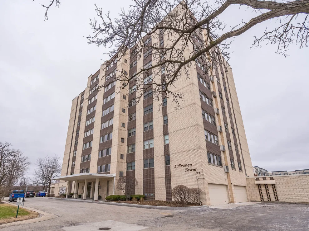Unit for sale at 141 N La Grange Road, La Grange, IL 60525