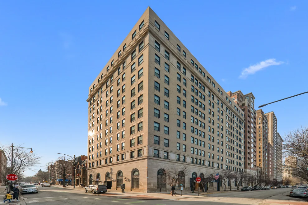 Unit for sale at 2100 N Lincoln Park West, Chicago, IL 60614