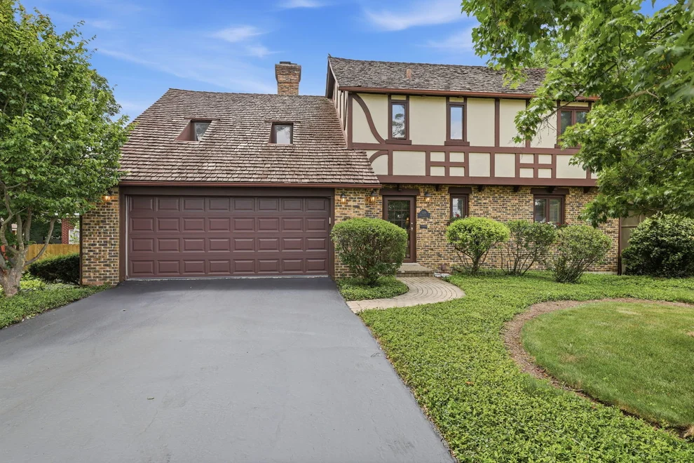 Unit for sale at 534 E Forest Avenue, Wheaton, IL 60187