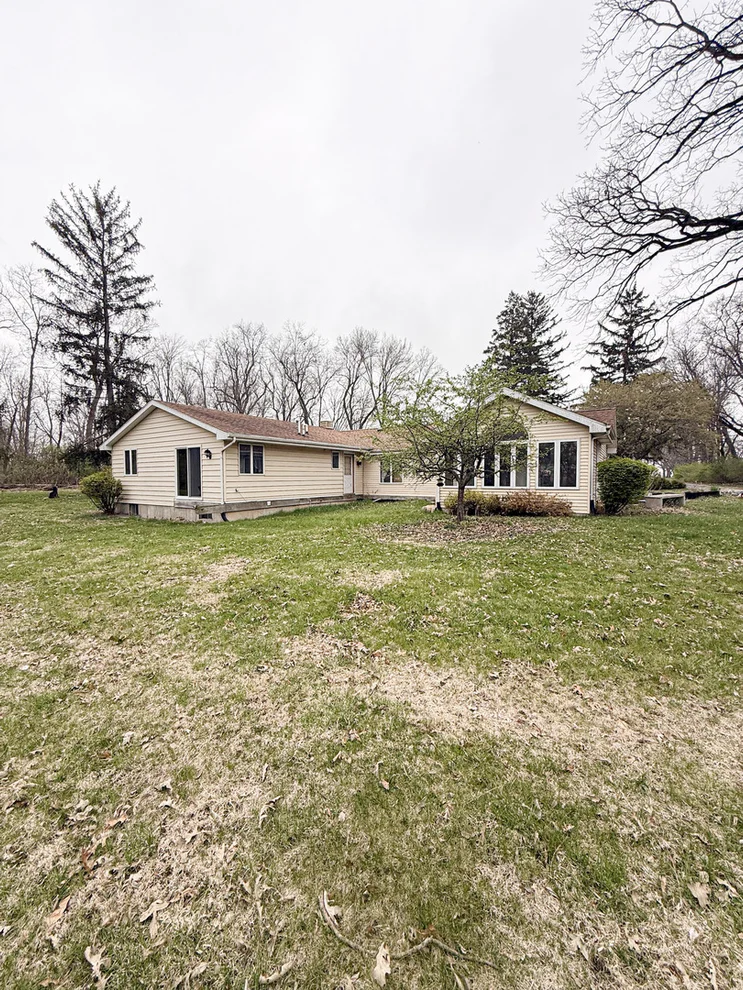 Unit for sale at 1599 E 2700 NORTH Road, Clifton, IL 60927