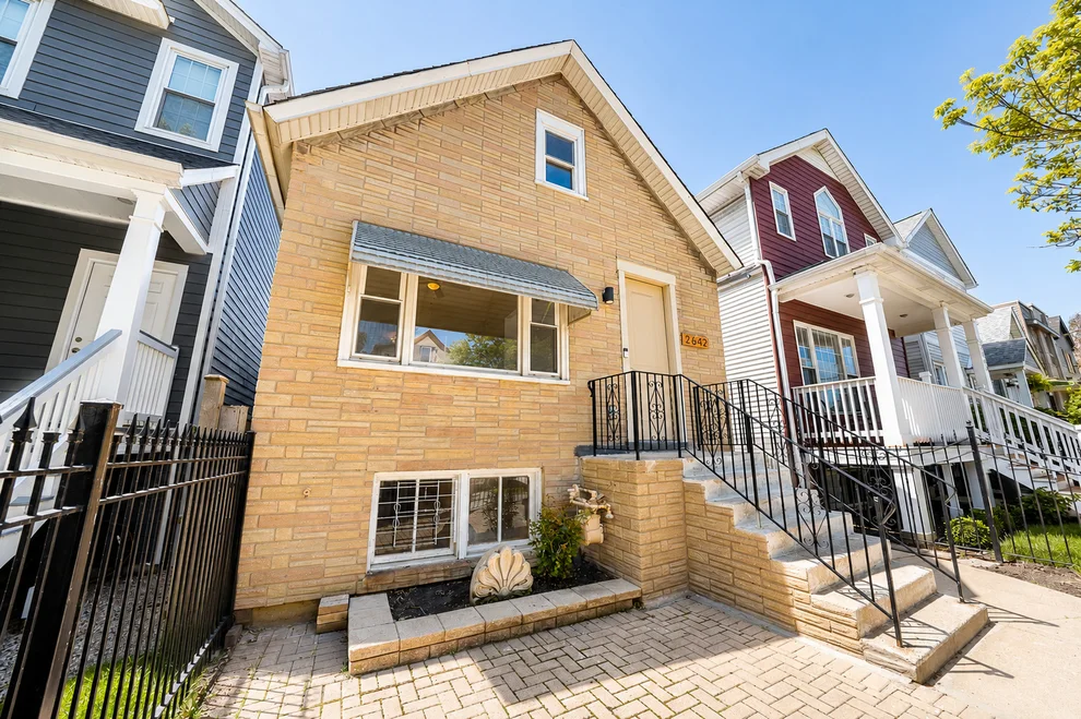 Unit for sale at 2642 N California Avenue, Chicago, IL 60647