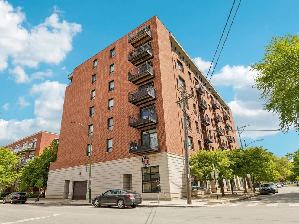 Unit for sale at 974 W 35th Place, Chicago, IL 60609