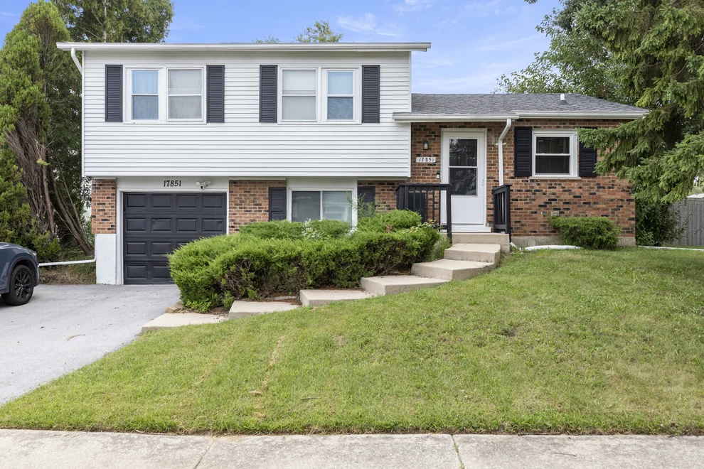 Unit for sale at 17851 Springfield Avenue, Country Club Hills, IL 60478