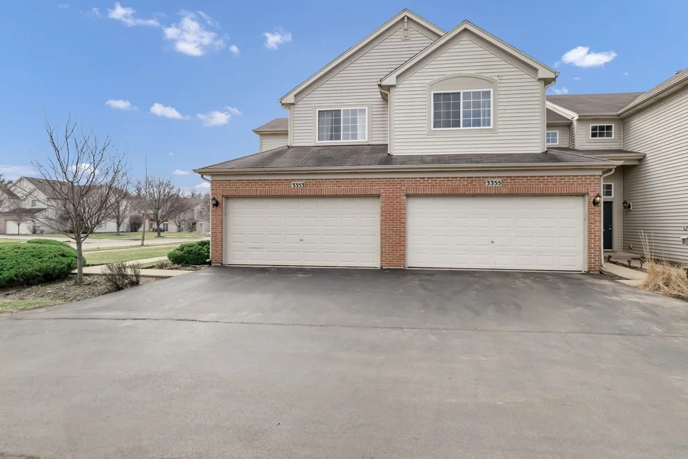 Unit for sale at 3355 Blue Ridge Drive, Carpentersville, IL 60110