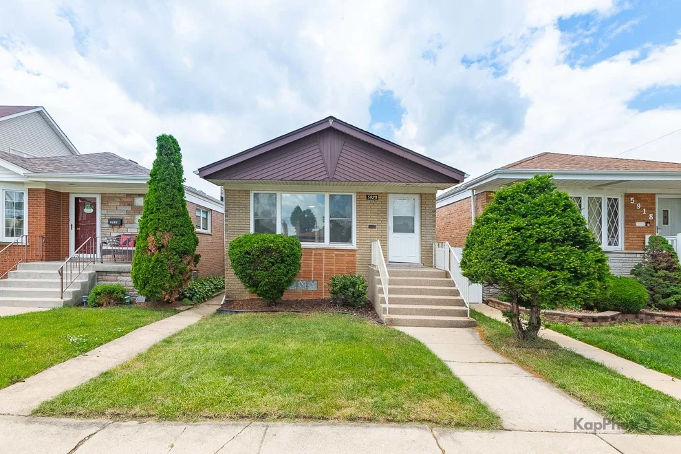 Unit for sale at 5920 S Merrimac Avenue, Chicago, IL 60638