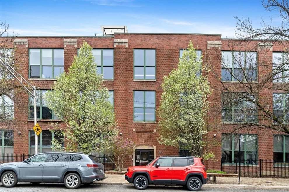 Unit for sale at 2650 W BELDEN Avenue, Chicago, IL 60647