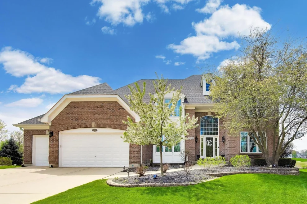 Unit for sale at 1N644 WOODHALL Court, Winfield, IL 60190