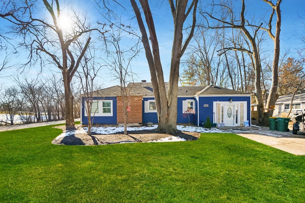 Unit for sale at 21269 W Ridge Road, Lake Zurich, IL 60047