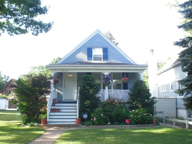 Unit for sale at 2424 Grant Street, EVANSTON, IL 60201