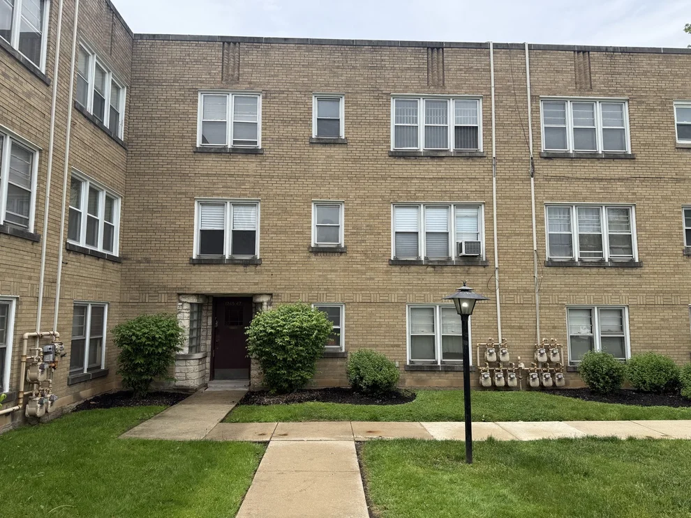 Unit for sale at 1747 W 95th Place, Chicago, IL 60643