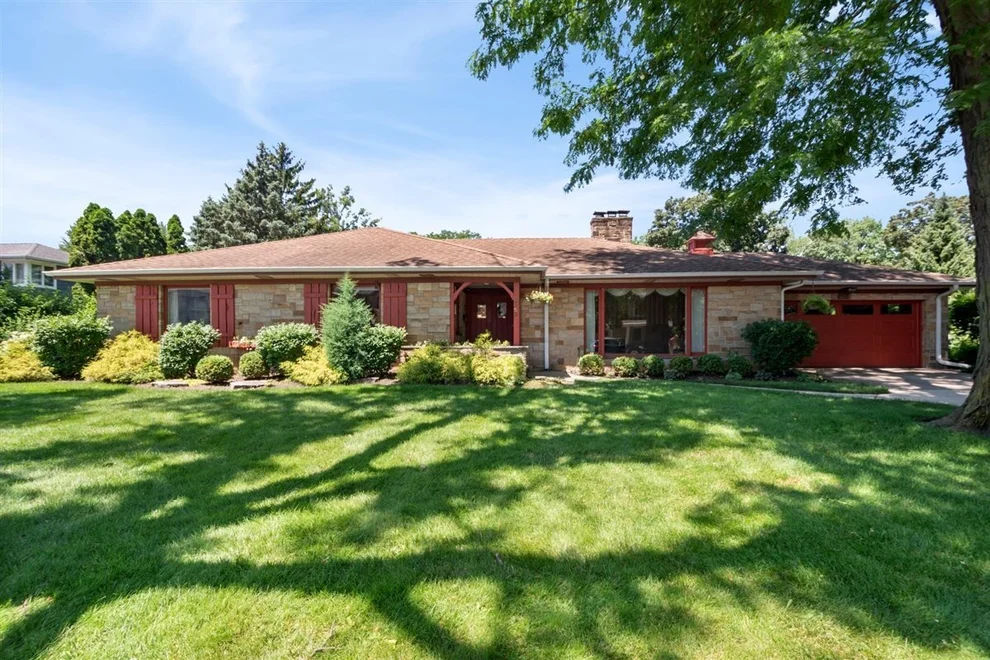 Unit for sale at 6650 N Lightfoot Avenue, Chicago, IL 60646