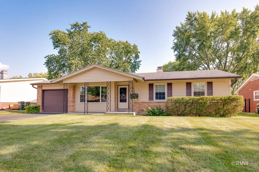 Unit for sale at 231 Clearmont Drive, Elk Grove Village, IL 60007