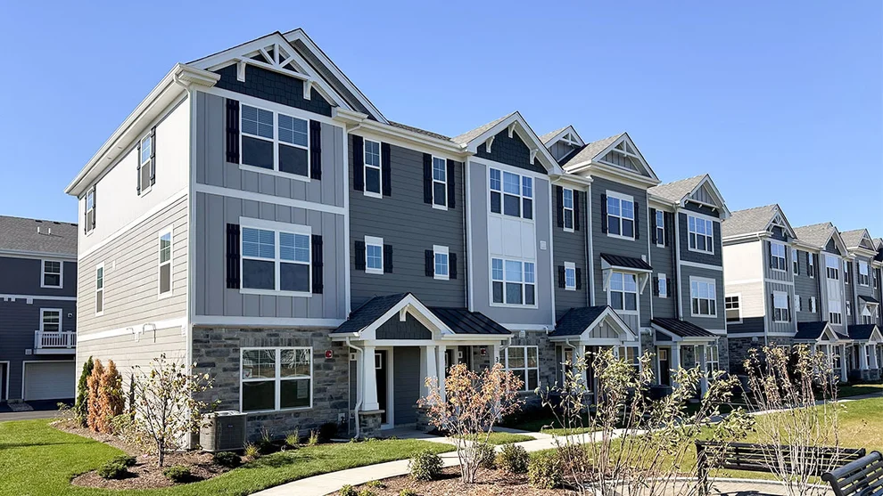Unit for sale at 419 Lakeshore Court, St. Charles, IL 60174