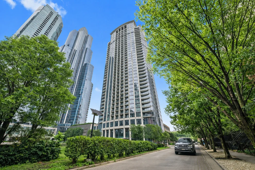 Unit for sale at 1235 S Prairie Avenue, Chicago, IL 60605
