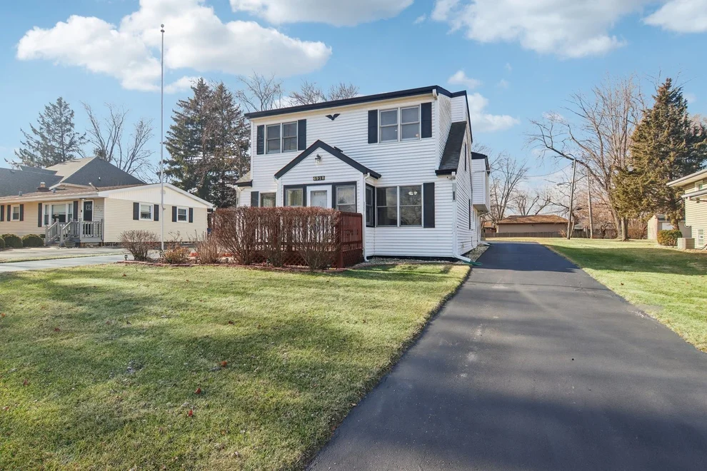 Unit for sale at 6910 Eleanor Place, Darien, IL 60561