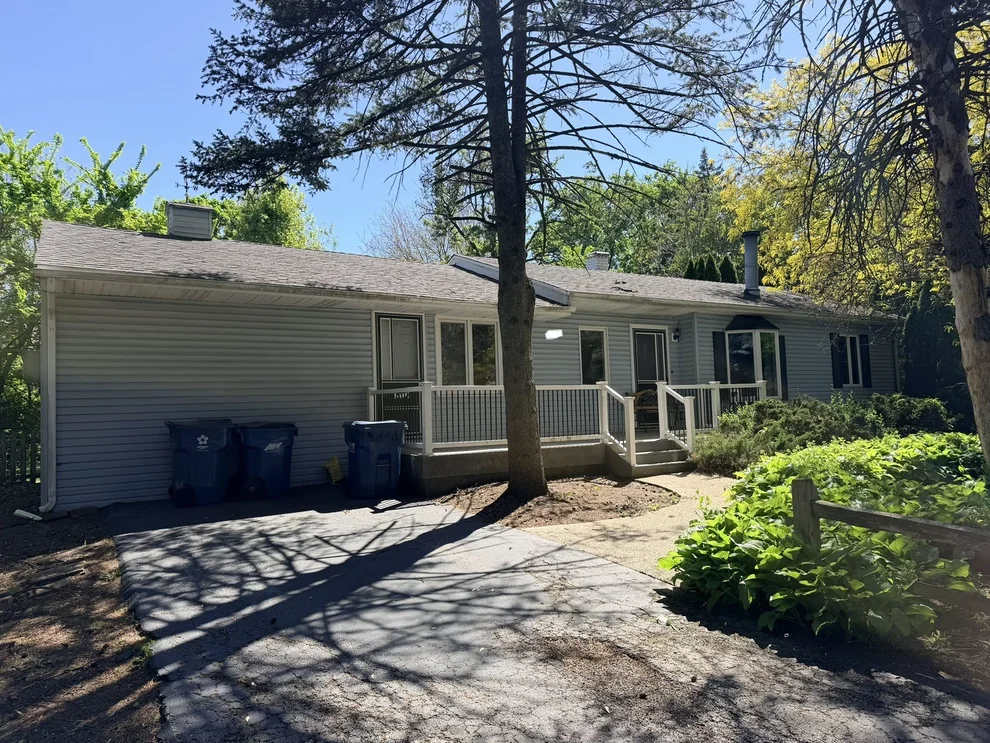 Unit for sale at 12001 S 72nd Court, Palos Heights, IL 60463
