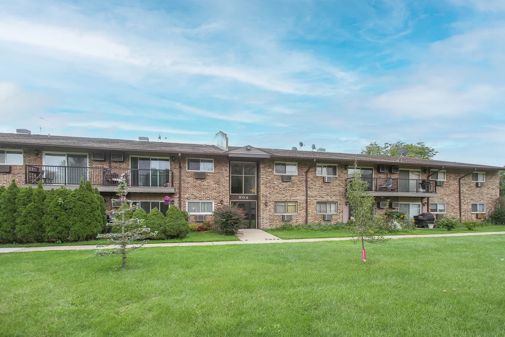 Unit for sale at 804 E Old Willow Road, Prospect Heights, IL 60070