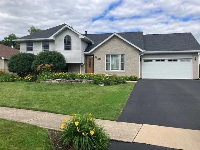 Unit for sale at 1606 Timberline Drive, Joliet, IL 60431