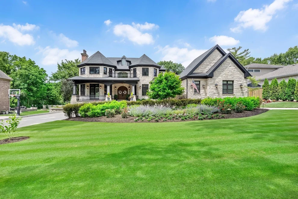 Unit for sale at 4050 Sterling Road, Downers Grove, IL 60515