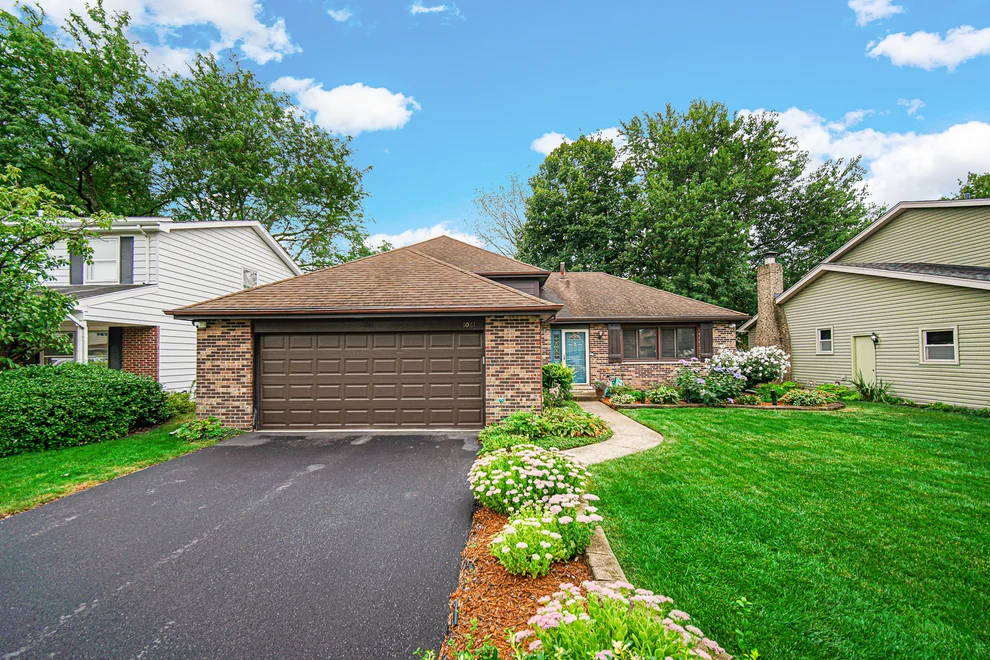 Unit for sale at 1061 185th Place, Homewood, IL 60430