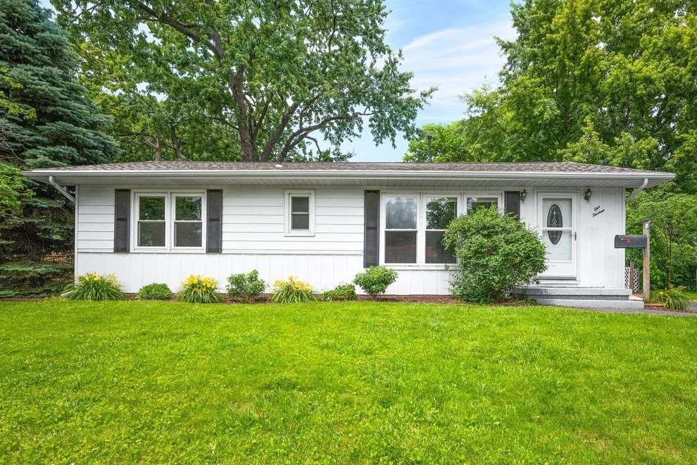 Unit for sale at 113 Conley Circle, Bloomington, IL 61701