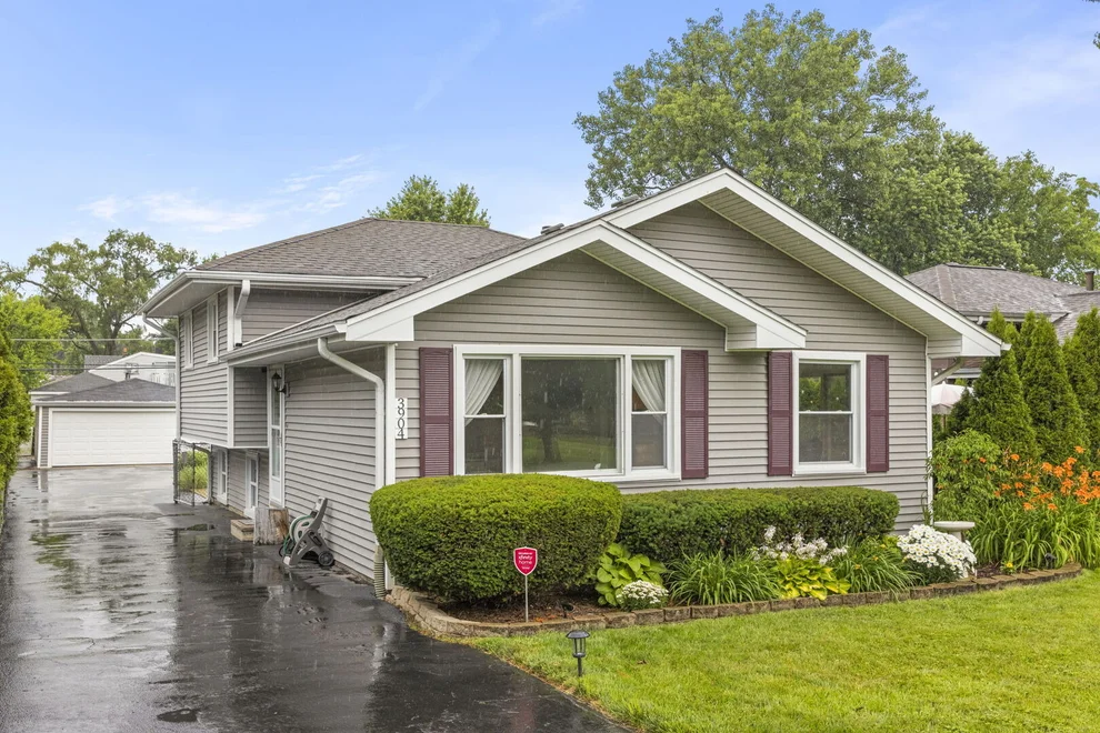 Unit for sale at 3904 N Adams Street, Westmont, IL 60559