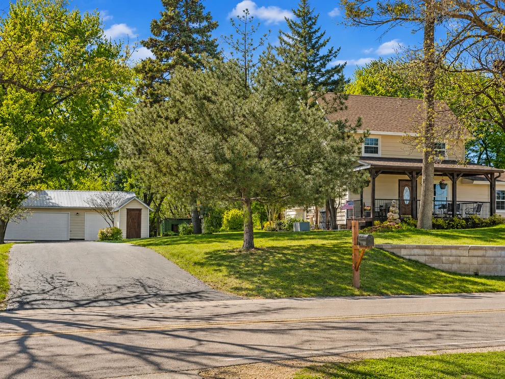 Unit for sale at 9909 Winn Road, Spring Grove, IL 60081