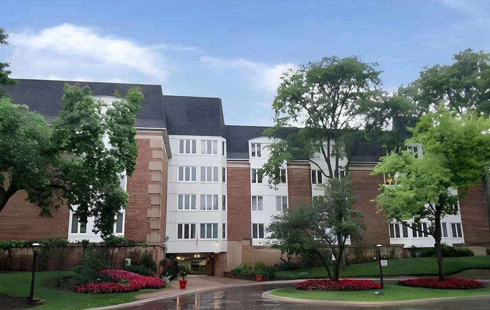 Unit for sale at 150 Lake Boulevard, Buffalo Grove, IL 60089