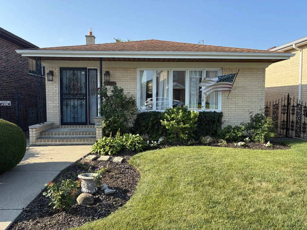 Unit for sale at 8425 W Castle Island Avenue, Chicago, IL 60656