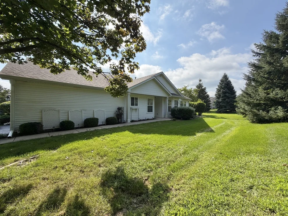 Unit for sale at 22 Rolling Oaks Road, Sugar Grove, IL 60554