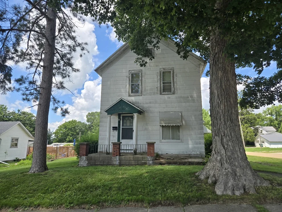 Unit for sale at 402 W Dixon Street, Polo, IL 61064