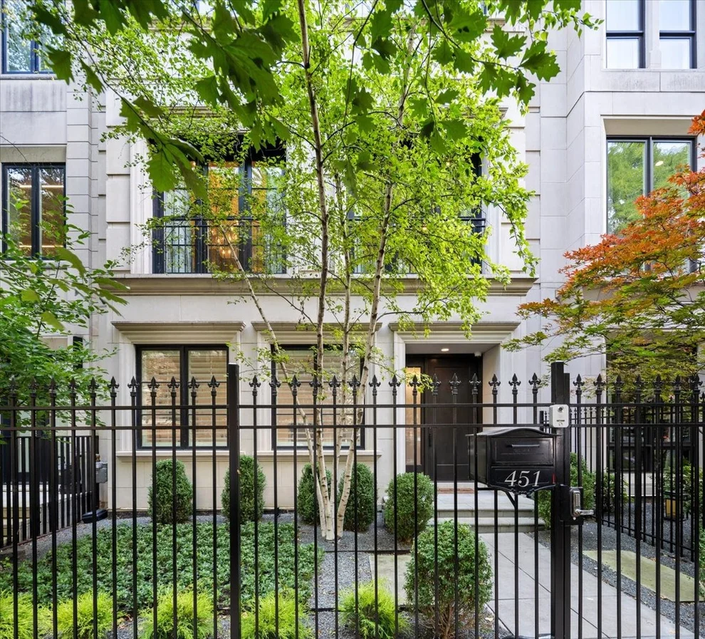 Unit for sale at 451 W Deming Place, Chicago, IL 60614