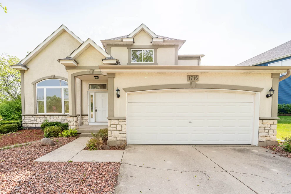 Unit for sale at 1716 Normandy Woods Court, Grayslake, IL 60030