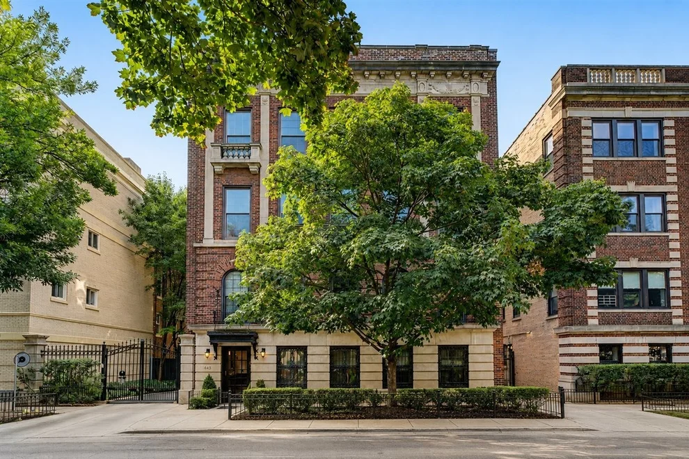 Unit for sale at 443 W Aldine Street, Chicago, IL 60657