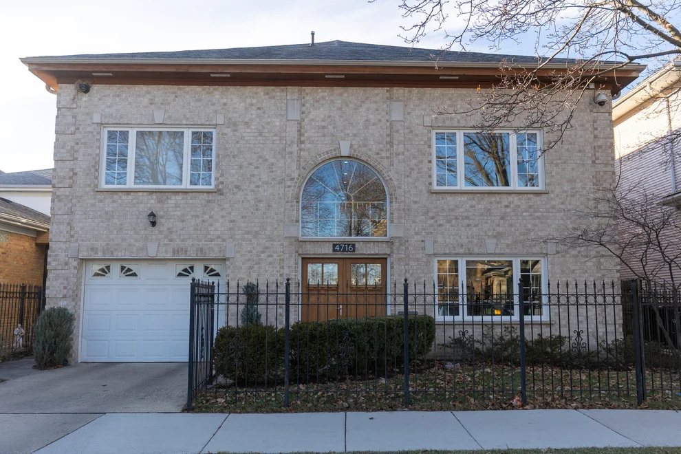 Unit for sale at 4716 N Kilbourn Avenue, Chicago, IL 60630