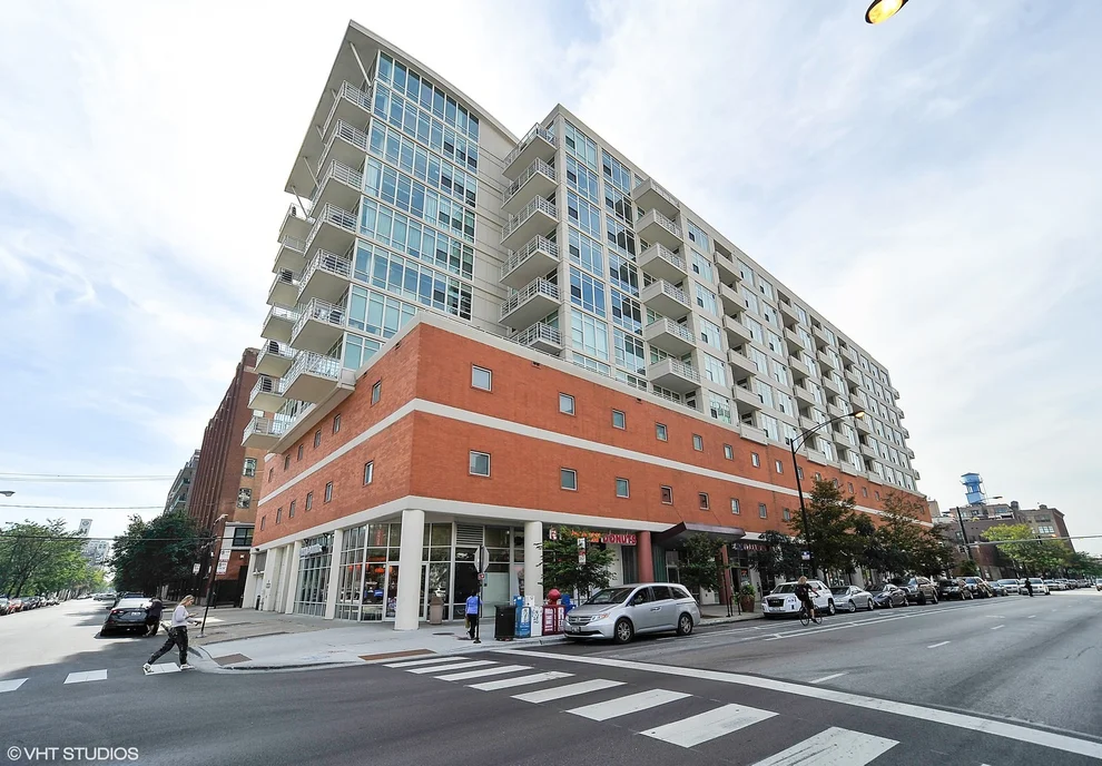 Unit for sale at 909 W Washington Boulevard, Chicago, IL 60607