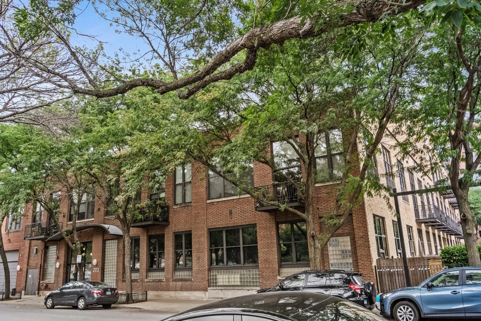 Unit for sale at 203 S Sangamon Street, Chicago, IL 60607